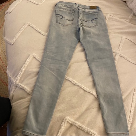 American Eagle light wash Jegging - Picture 3 of 4